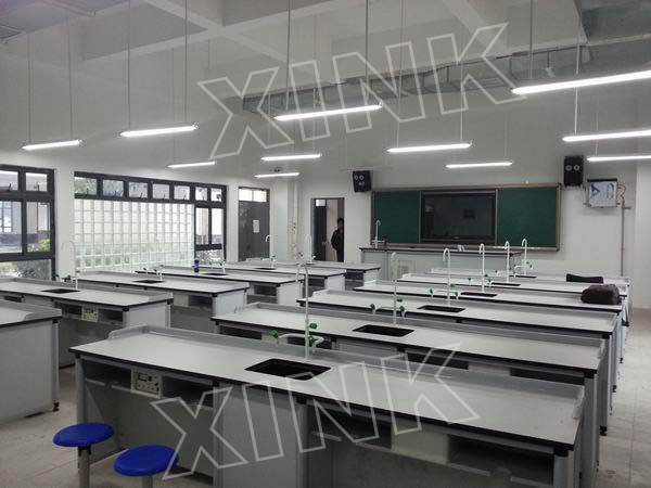 <a href='http://www.lc735.cn/chanpin/53-1.html' target='1' style='font-size:18px; font-weight:bold; color:#000000;'>科學(xué)實(shí)驗(yàn)室</a>