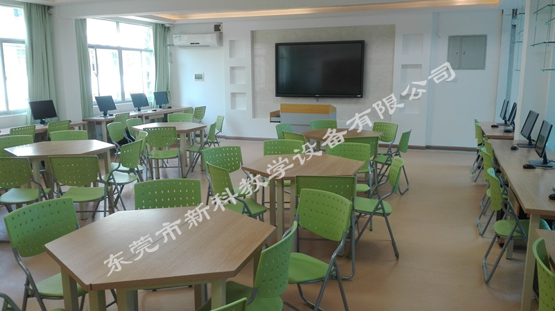<a href='http://www.lc735.cn' target='1' style='font-size:14px; font-weight:bold; color:#0080ff;'>創(chuàng)客實(shí)驗(yàn)室</a>