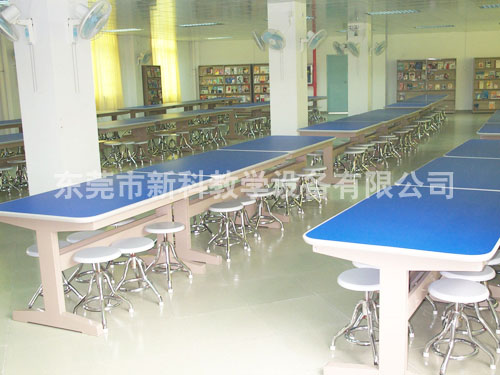 <a href='http://www.lc735.cn/chanpin/110-1.html' target='1' style='font-size:18px; font-weight:bold; color:#000000;'>圖書閱覽室</a>8