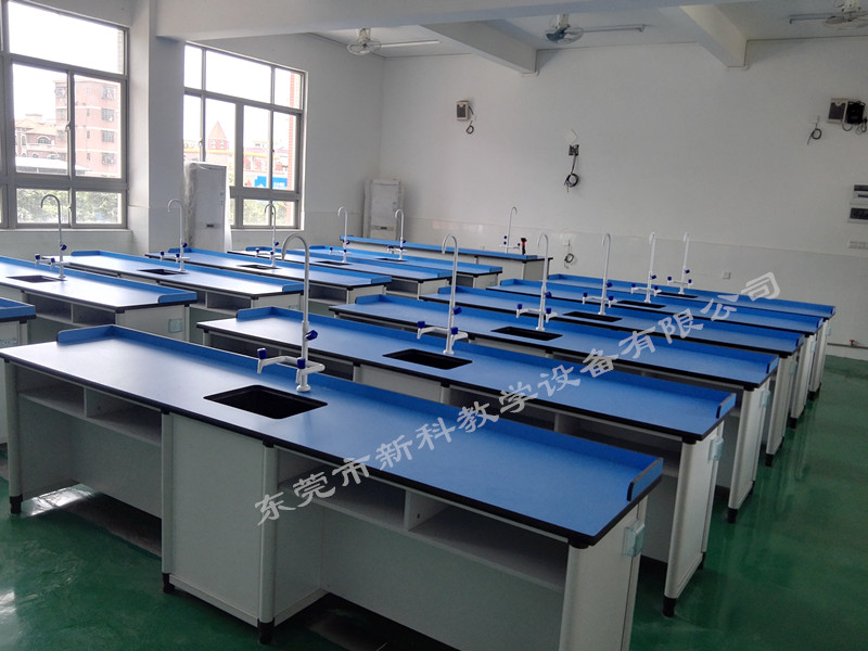 <a href='http://www.lc735.cn/chanpin/53-1.html' target='1' style='font-size:18px; font-weight:bold; color:#000000;'>科學實驗室</a>