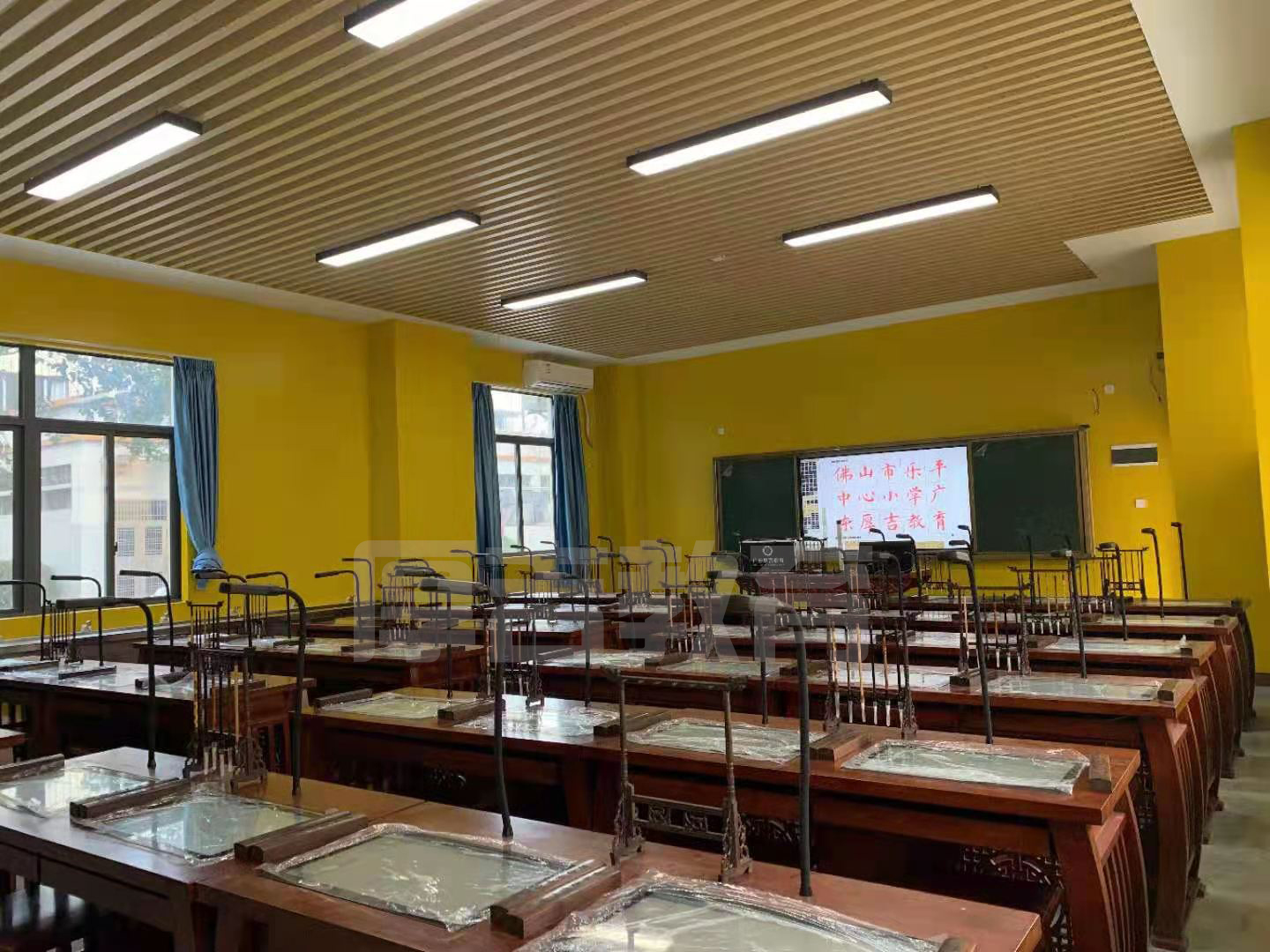 智慧<a href='http://www.lc735.cn/chanpin/57-1.html' target='1' style='font-size:18px; font-weight:bold; color:#000000;'>書法室</a>