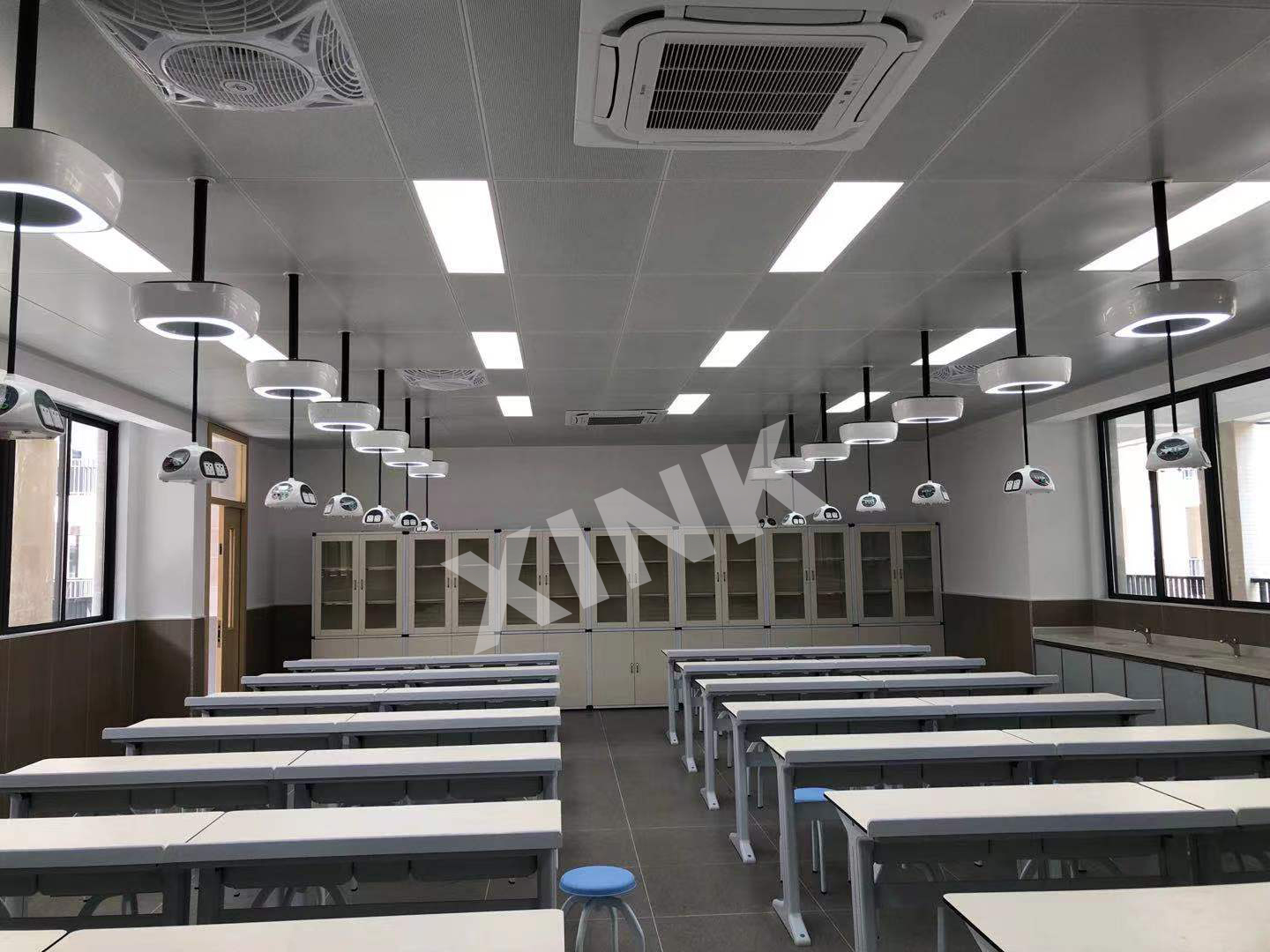 <a href='http://www.lc735.cn/' target='1' style='font-size:14px; font-weight:bold; color:#0080ff;'>物理實驗室</a>