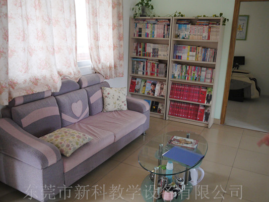 學校<a href='http://www.lc735.cn' target='1' style='font-size:14px; font-weight:bold; color:#0080ff;'>心理咨詢室</a>