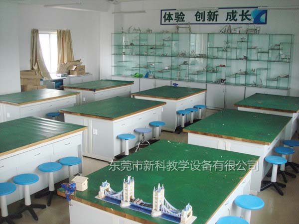 <a href='http://www.lc735.cn/chanpinyiji/37-1.html' target='1' style='font-size:18px; font-weight:bold; color:#ff0000;'>通用技術實驗室設備</a>