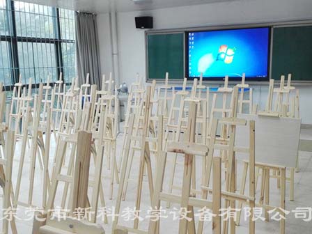 <a href='http://www.lc735.cn/chanpin/56-1.html' target='1' style='font-size:18px; font-weight:bold; color:#000000;'>美術功能室</a>